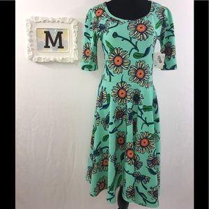 Medium Lularoe Nicole dress